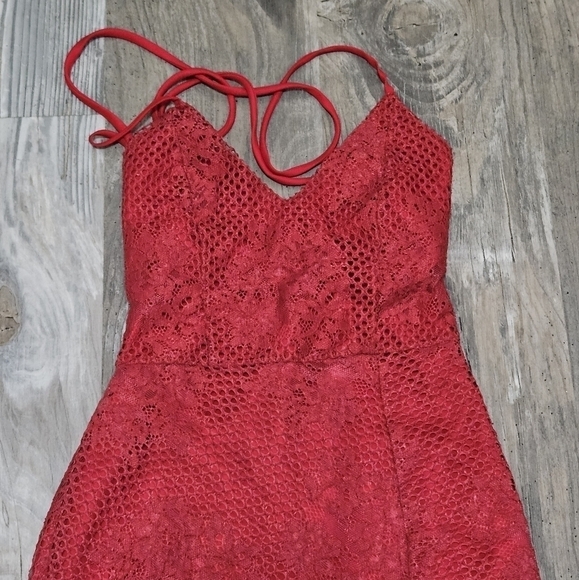 Lovers + Friends with lace overlay size xs - Picture 2 of 15